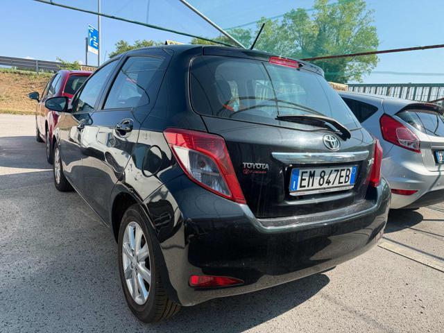 TOYOTA Yaris 1.0 5 porte Lounge