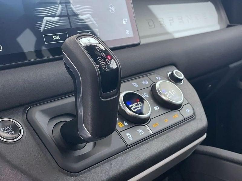 Land Rover Defender 3.0 D6 250 110 HSE AWD auto.