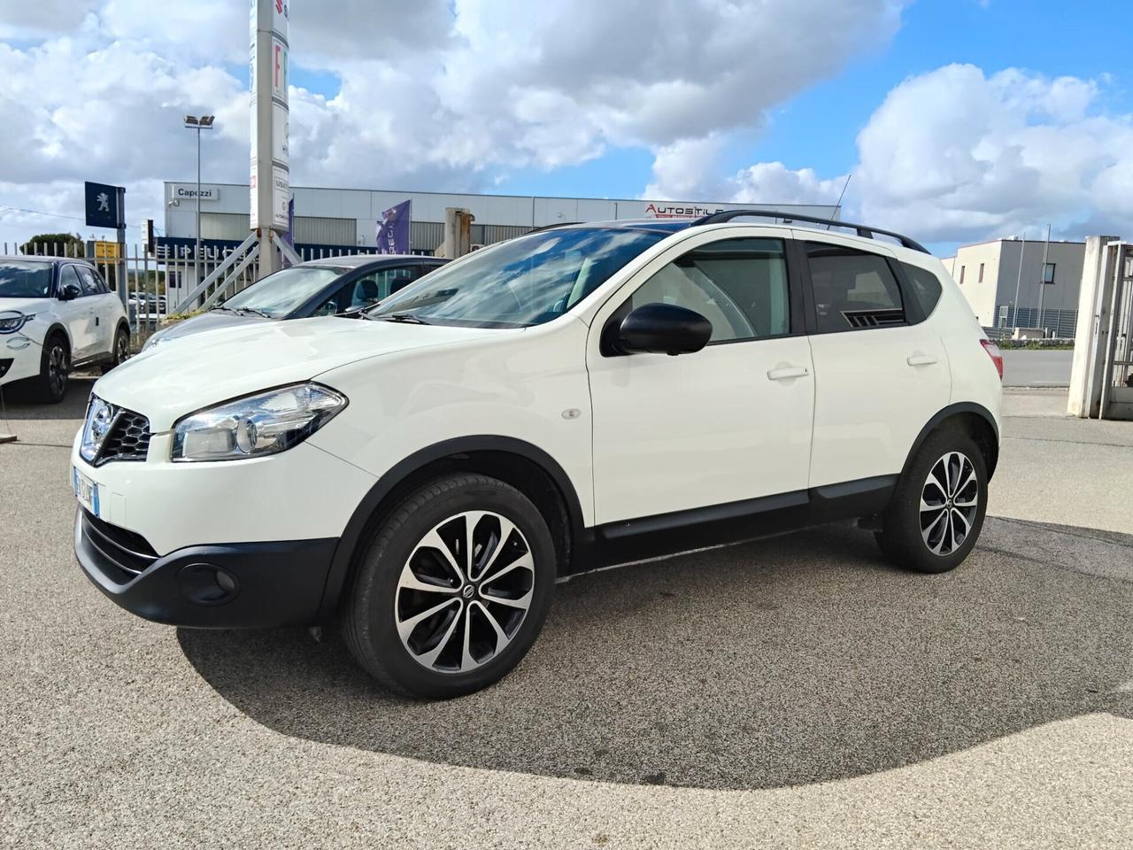 Nissan Qashqai 1.6 131cv TEKNA 360 4wd GANCIO TRAINO