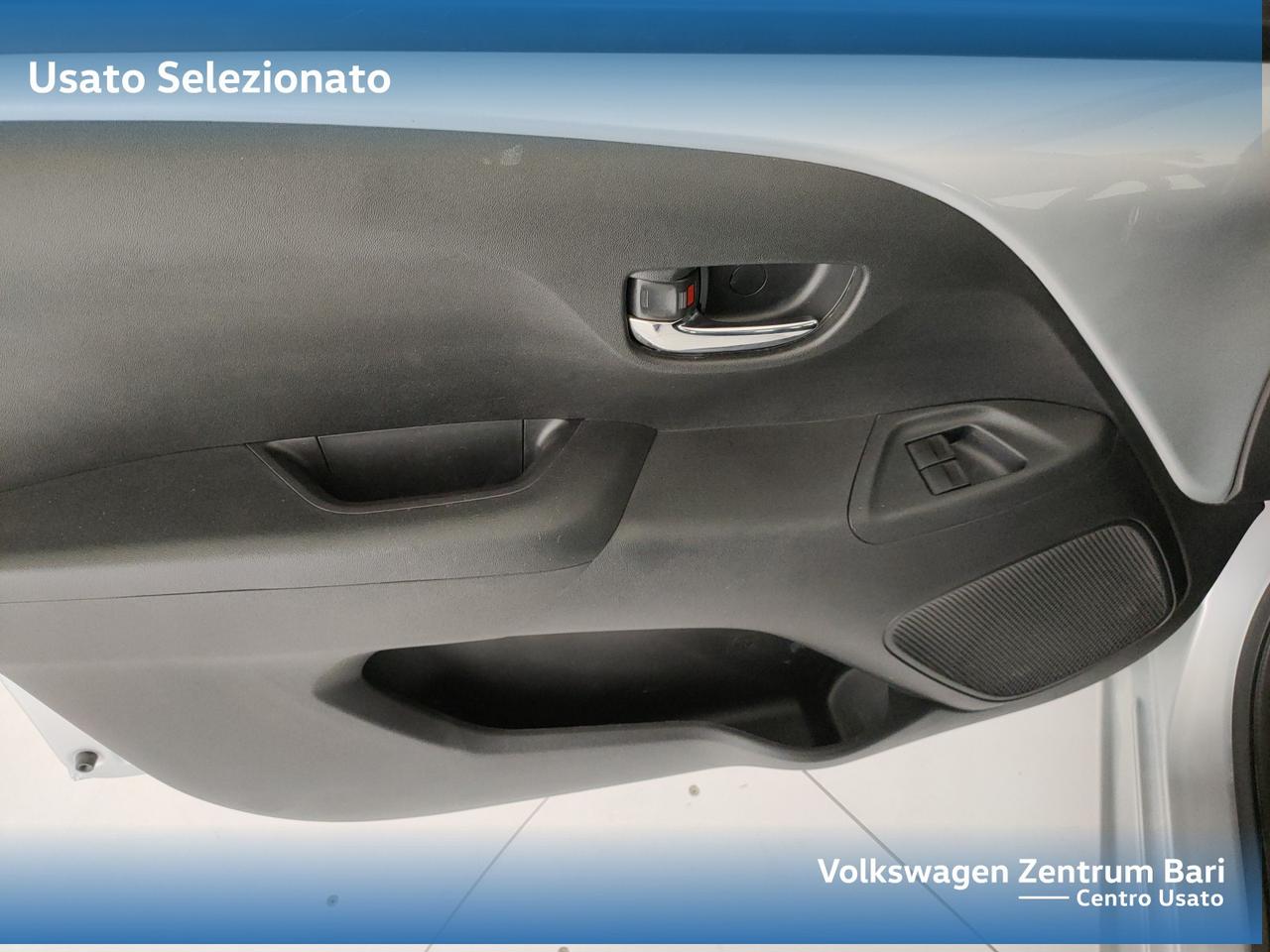 Toyota Aygo 5p 1.0 x-play my15