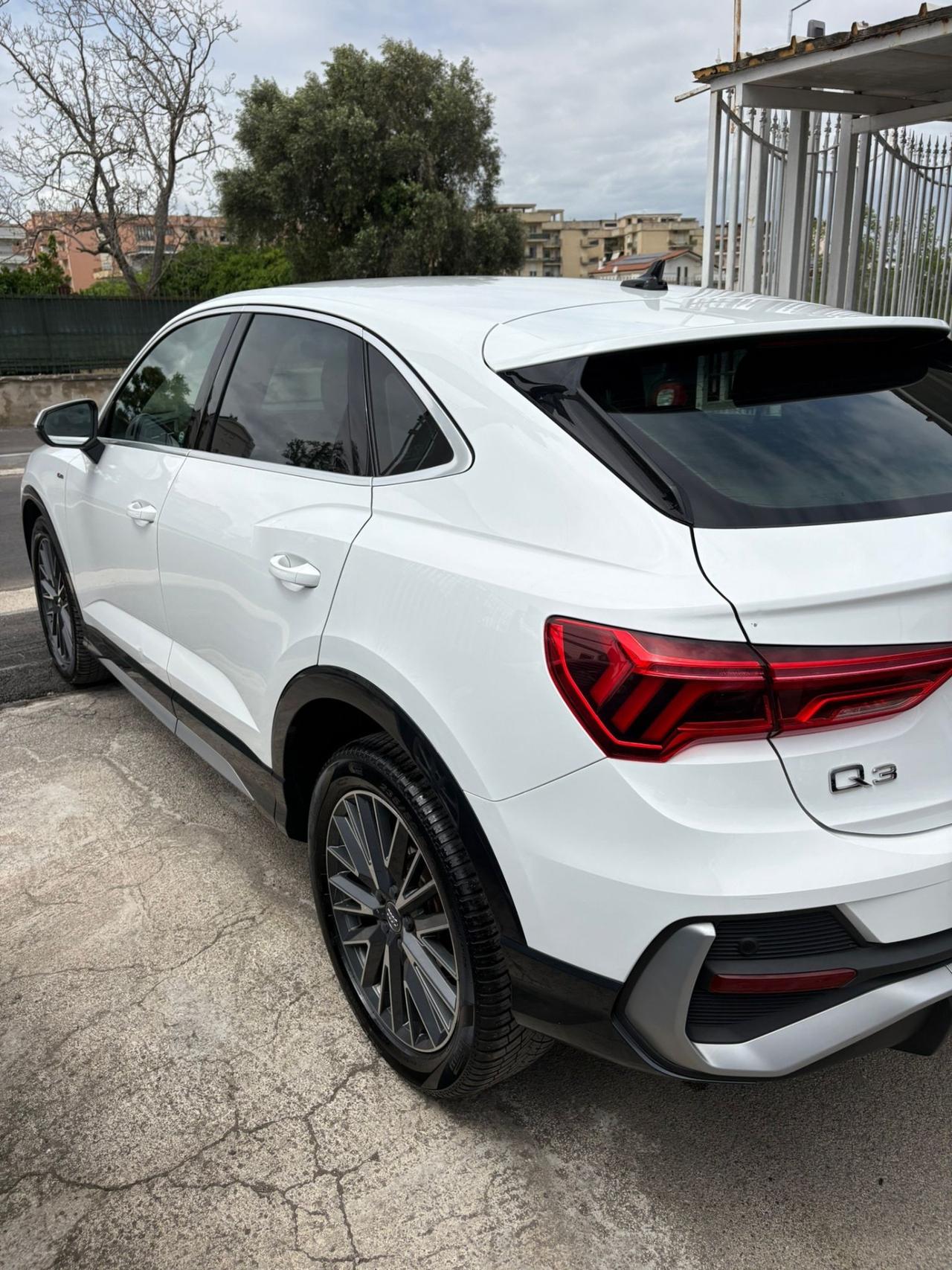 Audi Q3 35 TDI S tronic line edition