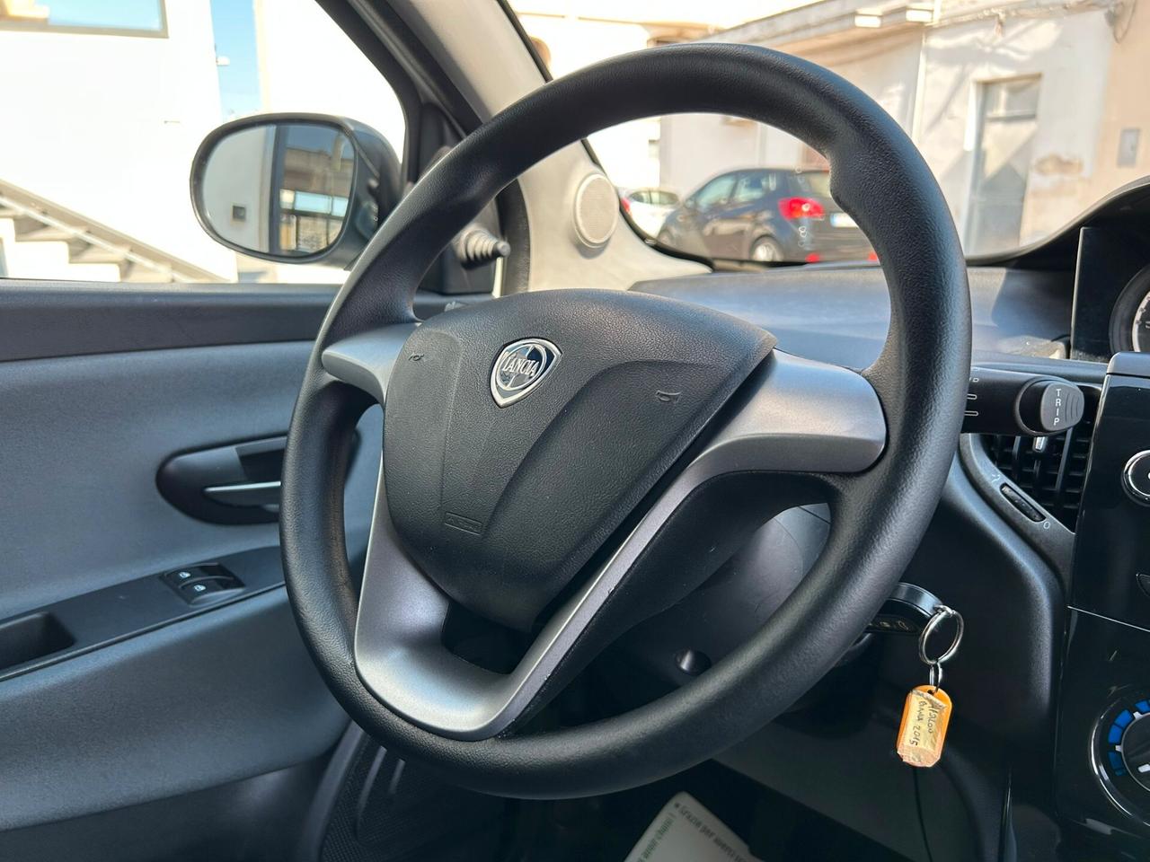 Lancia Ypsilon 1.2 51Kw ELEFANTINO Km104.000-2015