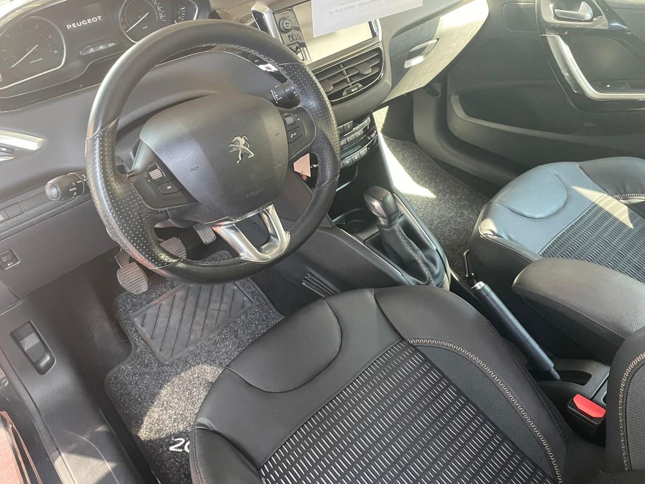 Peugeot 208 1.4 HDi 68 CV 5 porte Allure