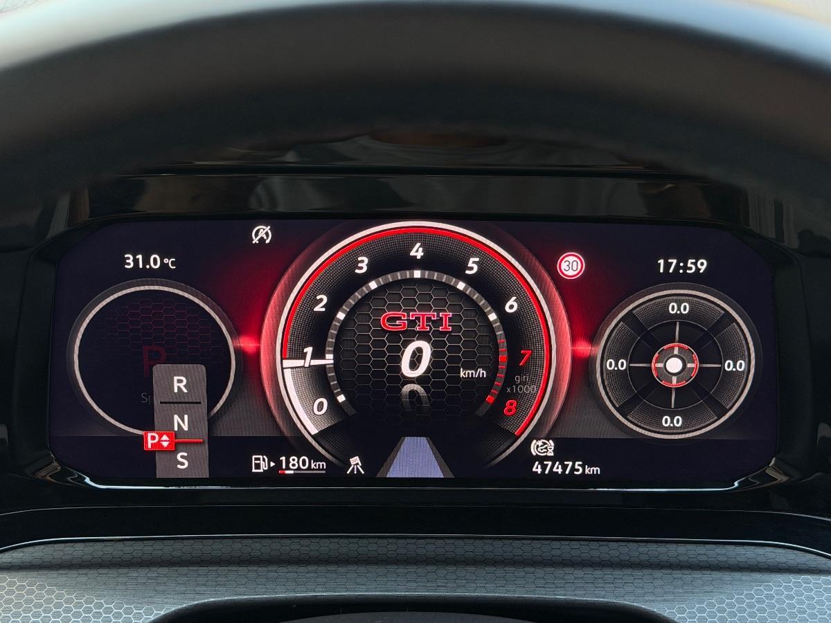 Volkswagen Golf 8 GTI 2.0 TSI 245CV