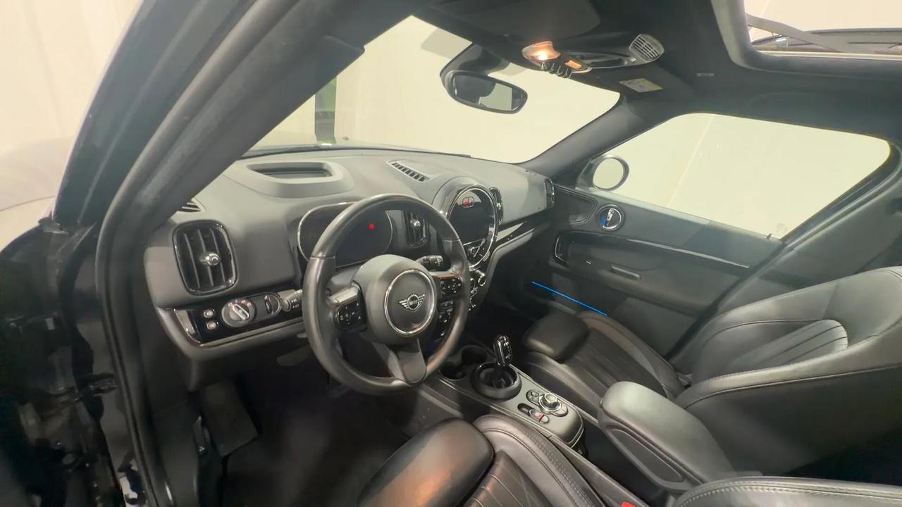 Mini Cooper Countryman 1.5 Essential Full