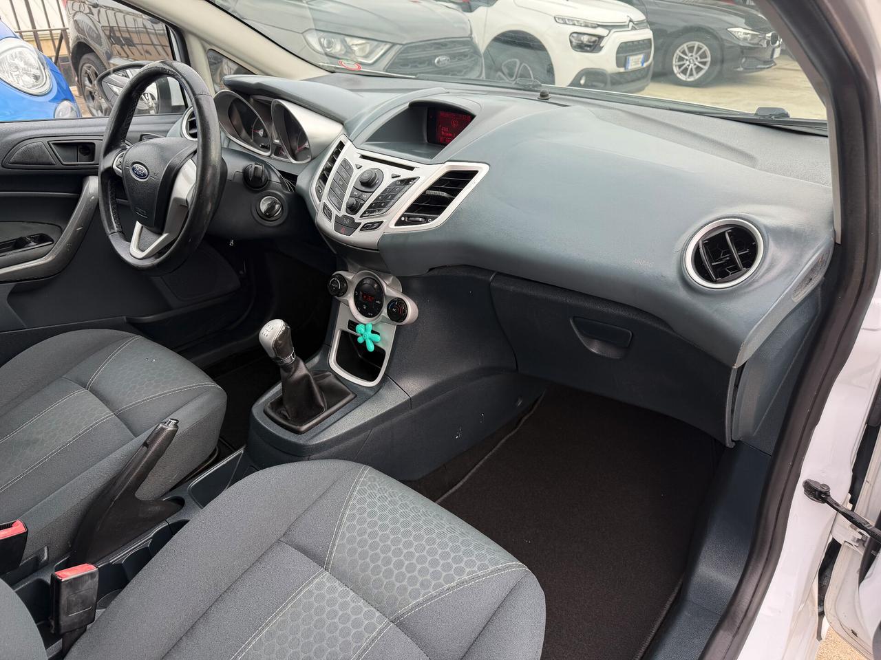 Ford Fiesta 1.4 TDCi 5p. Titanium