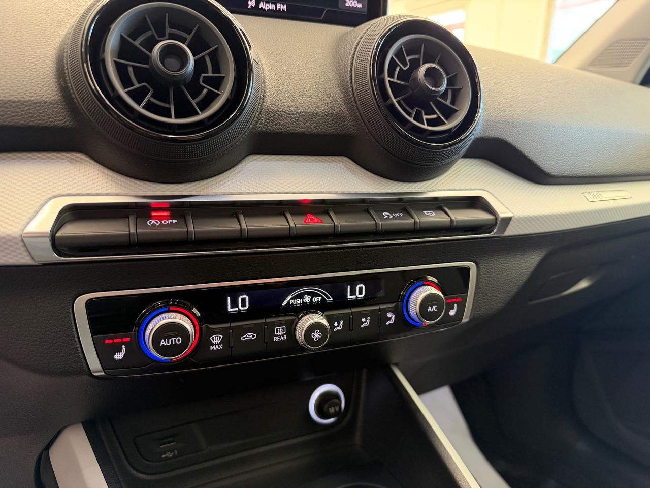 Audi Q2 30 TFSI Business Design - SOLO 80.000 KM