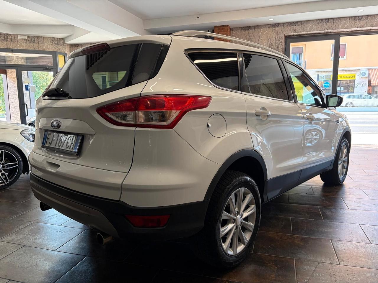 Ford Kuga 2.0 TDCI 150 CV S&S 4WD Powershift Titanium