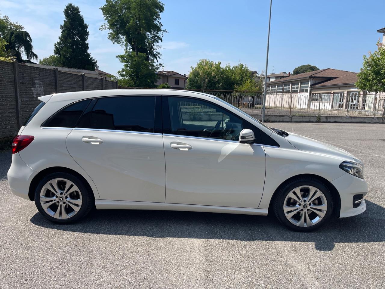 Mercedes-benz B 180 B 180 d Automatic Business