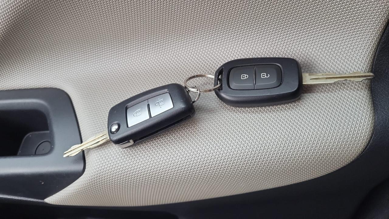 NISSAN MICRA 1,0-UNICA PROPR-2 REVISIONI-EURO 6B