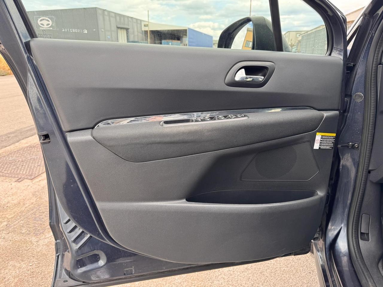 Peugeot 3008 1.6 HDi 112CV Business