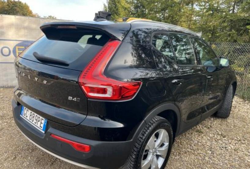 Volvo XC40 b4 awd geartronic momentum
