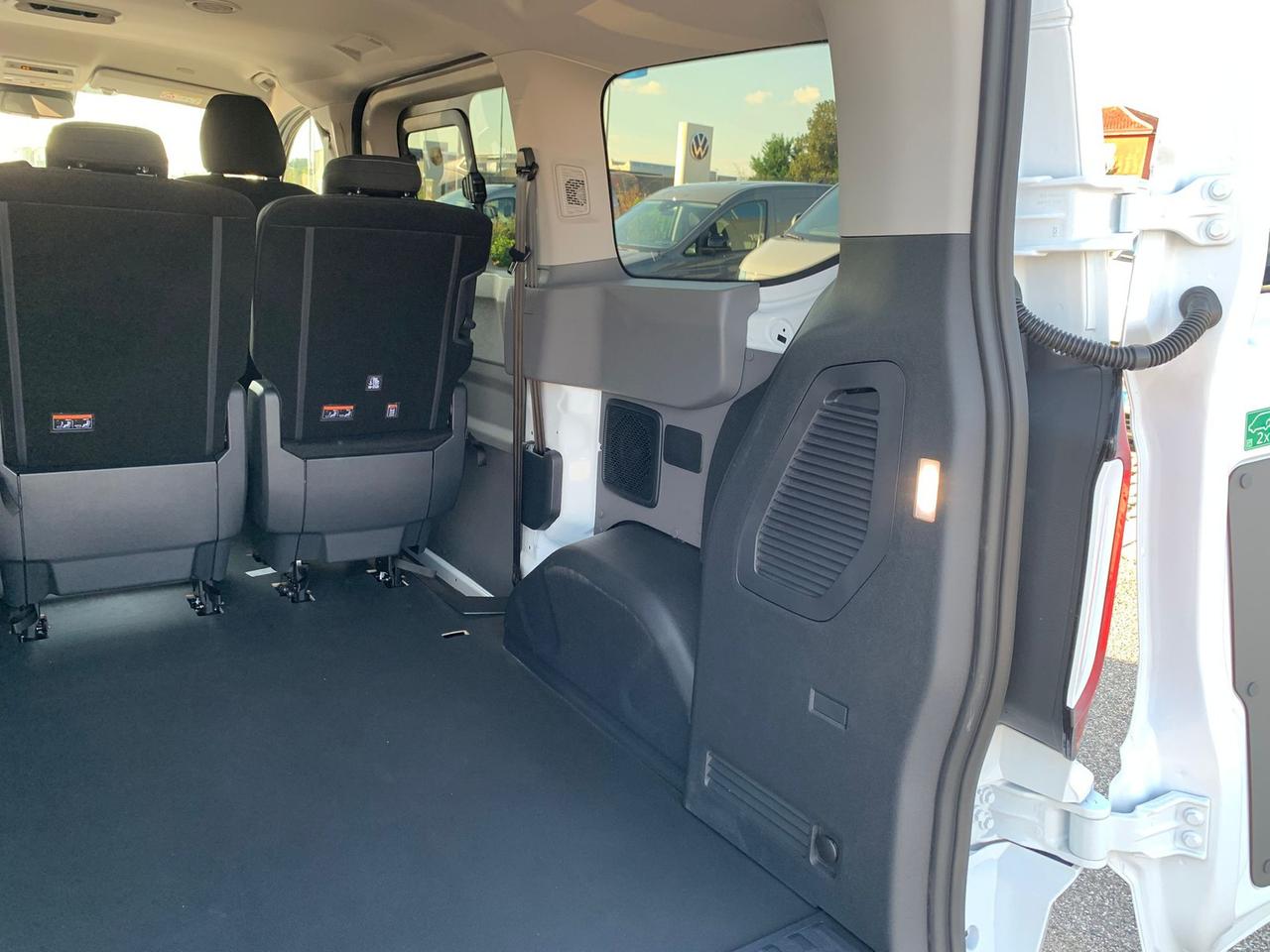 Volkswagen T7 Transporter t7 32 kombi 2.0 tdi 150cv l1