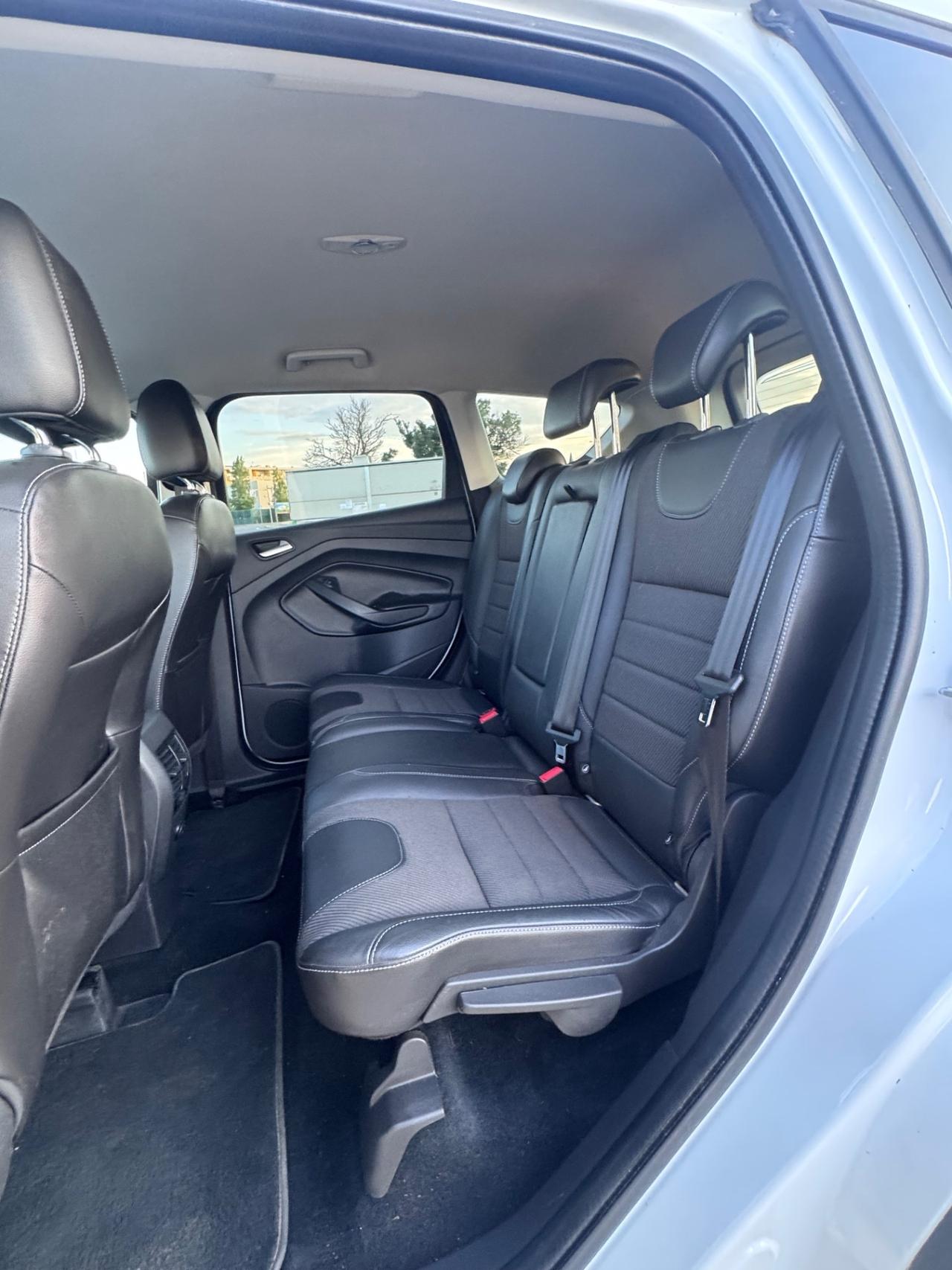 Ford Kuga 2.0 TDCI 150 CV S&S 4WD Powershift Titanium