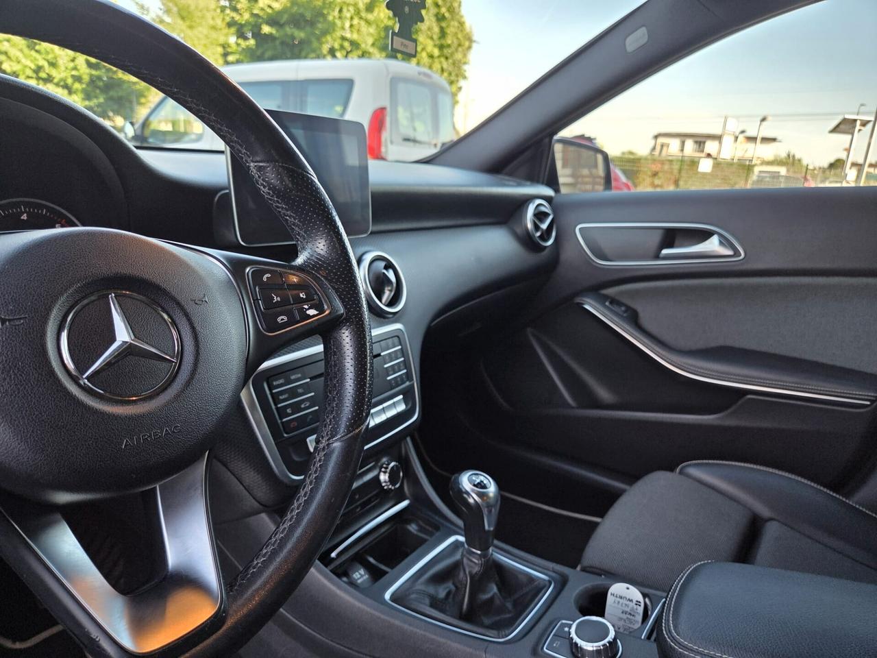 Mercedes-benz A 180 d Premium