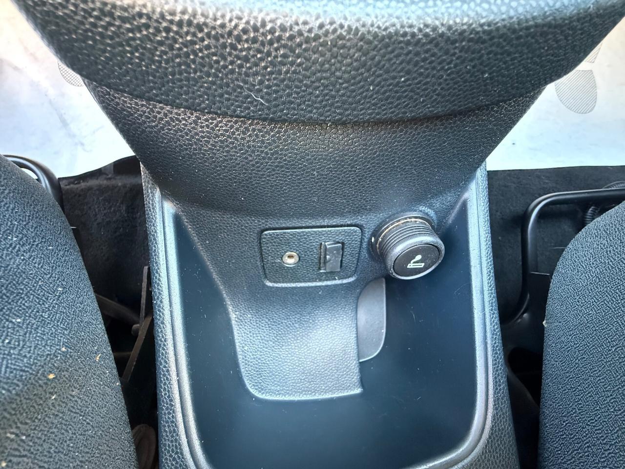 Ford Fiesta 1.4 TDCi 70CV 3 porte - Neopatentati