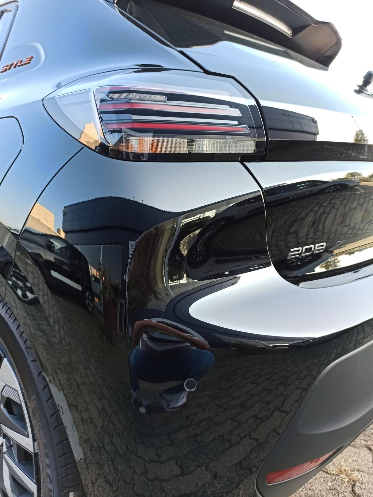 Peugeot 208 Hybrid 110 e-DCS6 Style