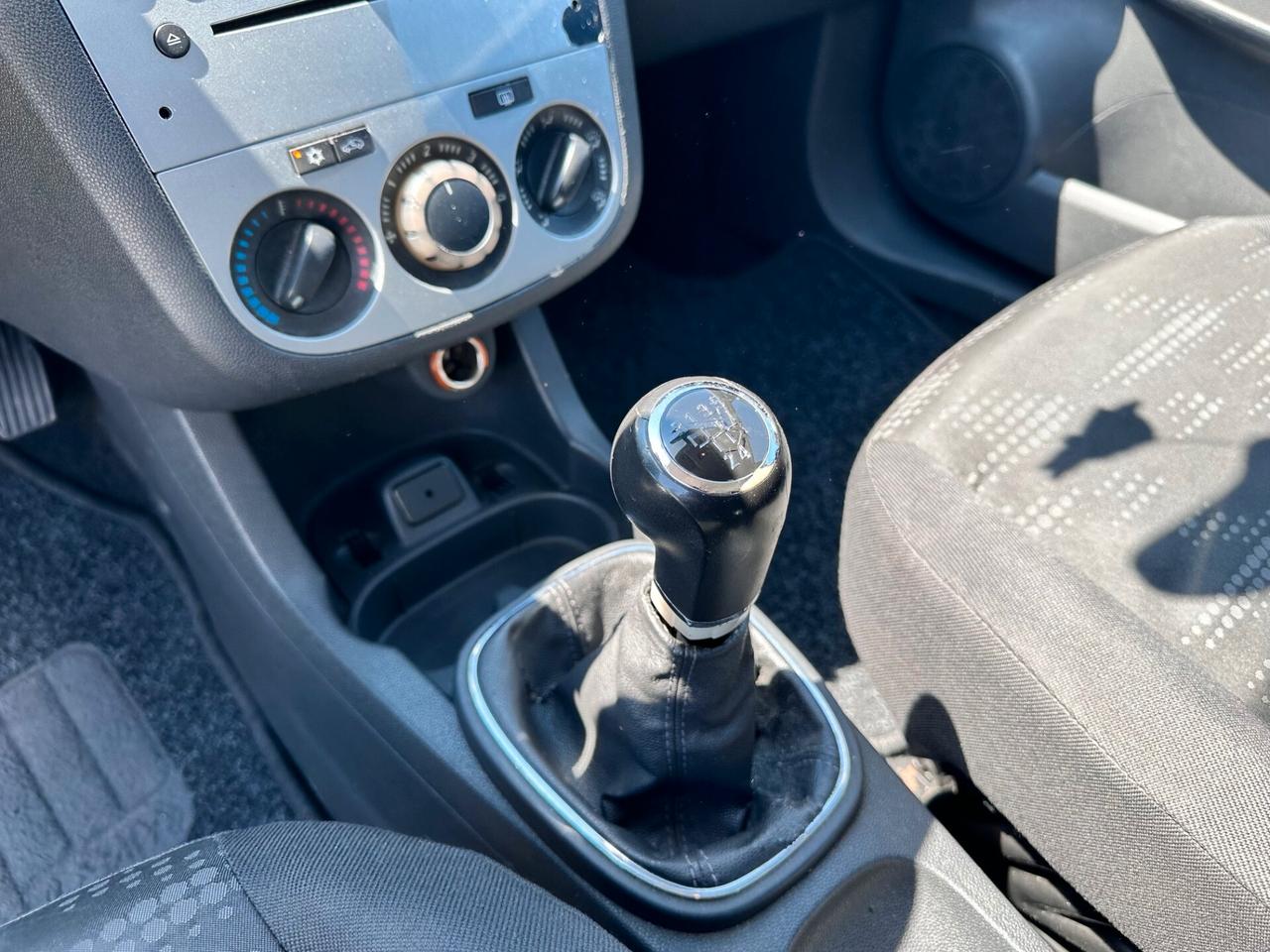 Opel Corsa 1.2 85CV 5 porte GPL