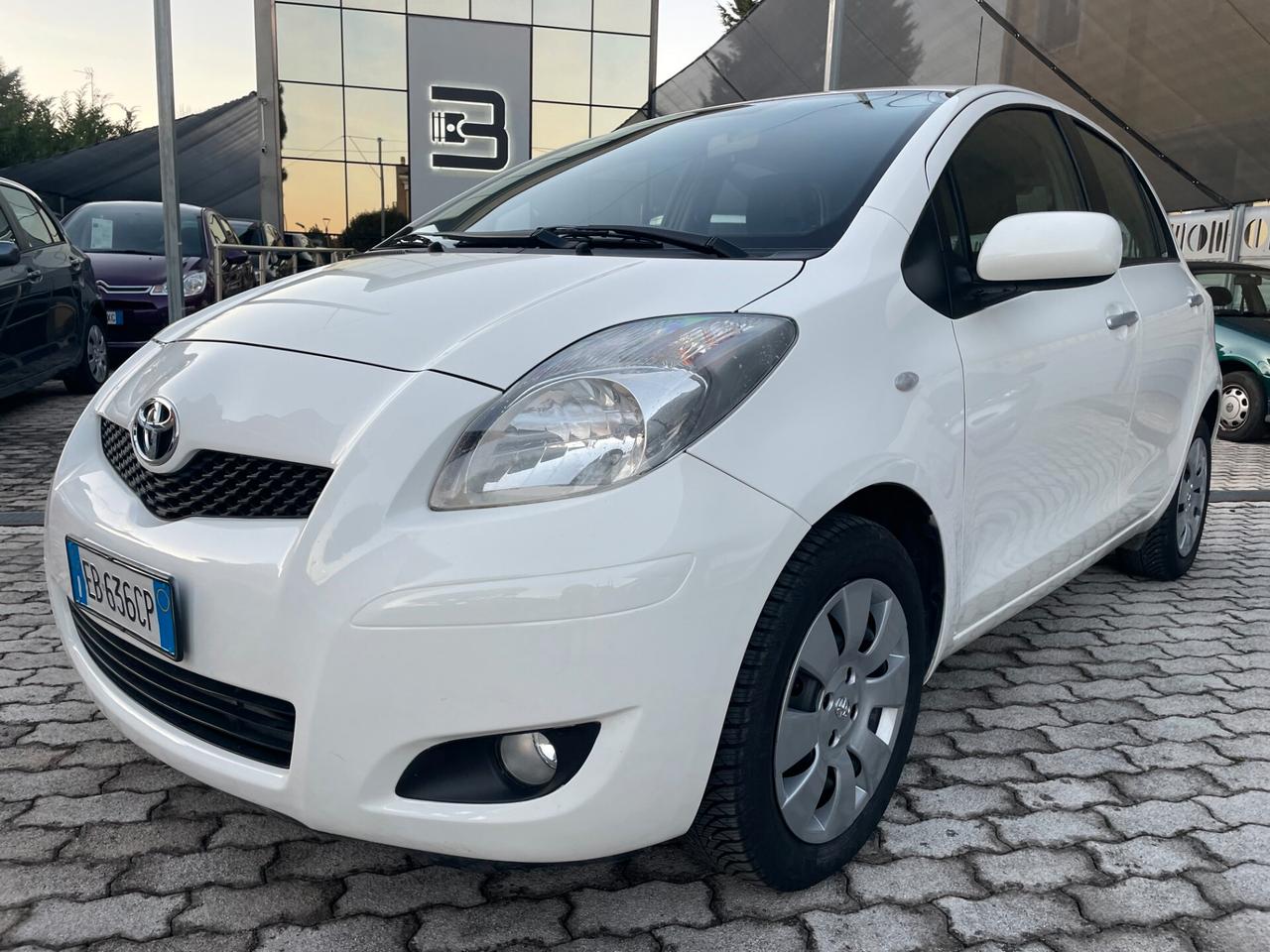 Toyota Yaris 1.3 5 porte Sol my10 facelift IDONEA NEOPATENTATI