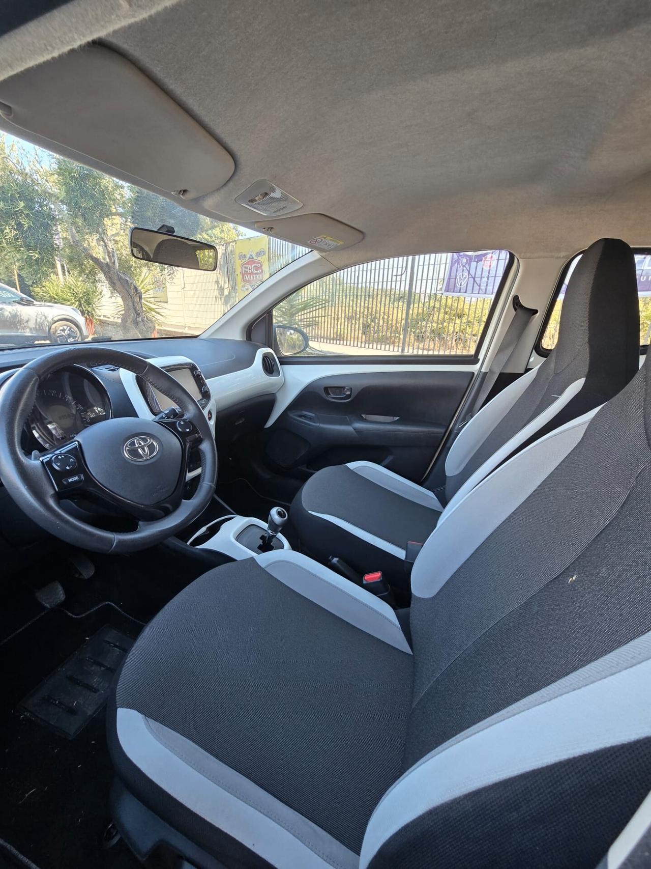 Toyota Aygo 1.0 VVT-i 69 CV 5 porte x-clusiv