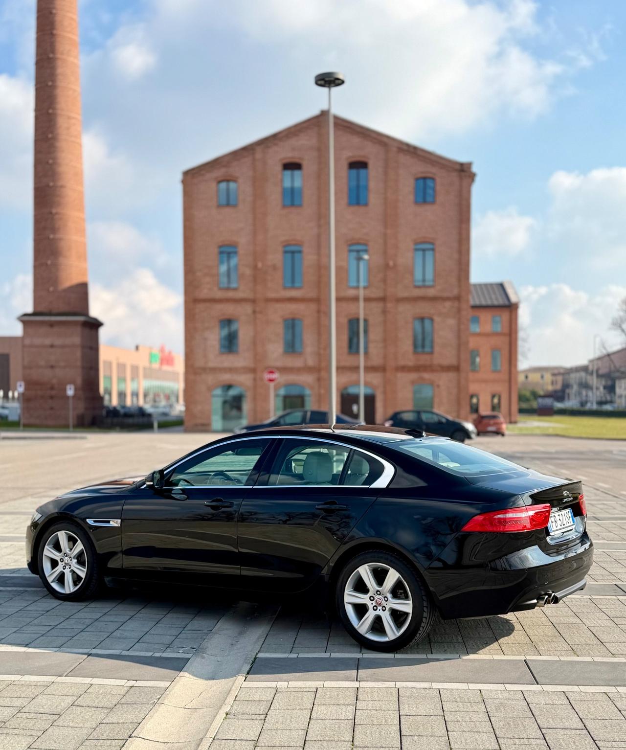 Jaguar XE 2.0 D Turbo aut. Prestige