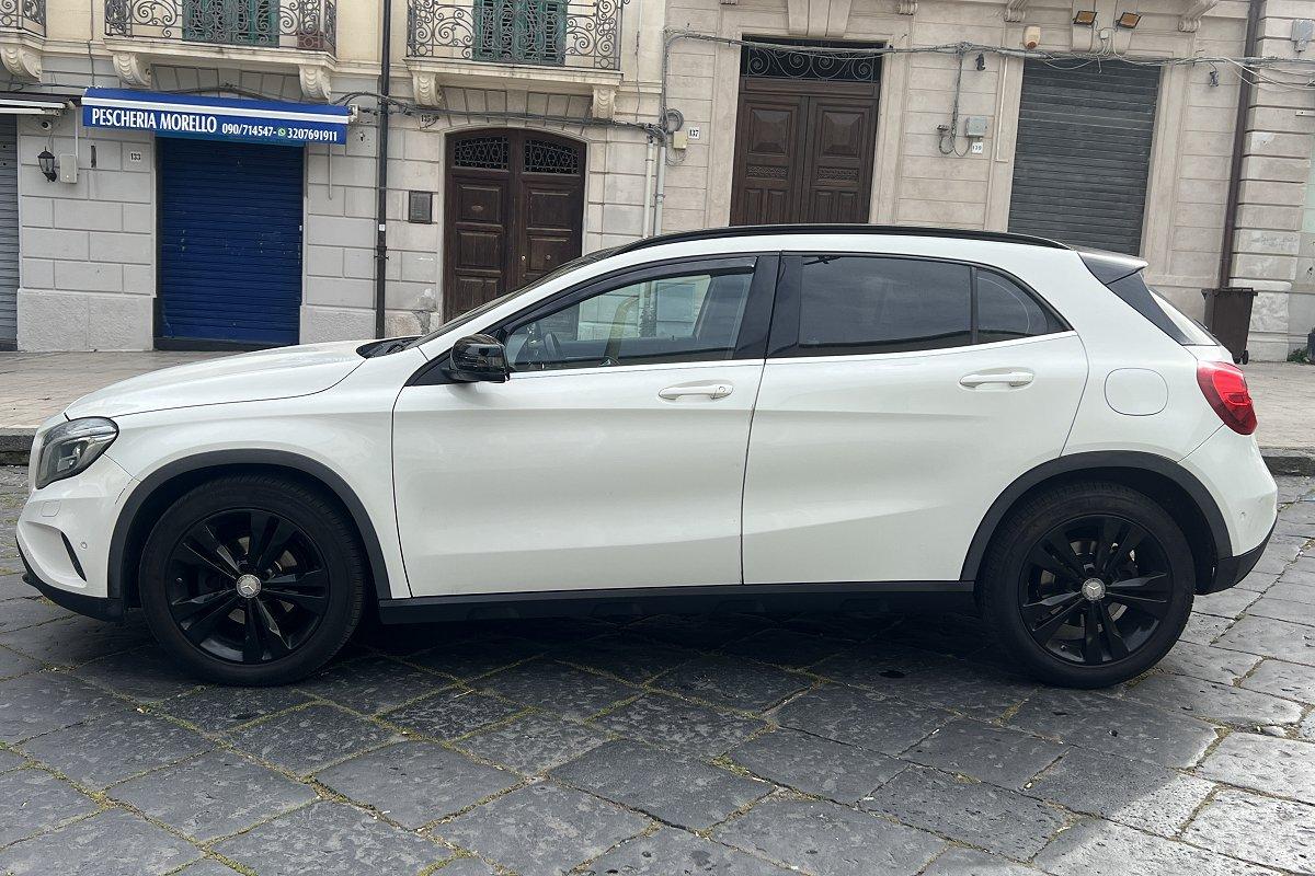 MERCEDES GLA 180 CDI Premium