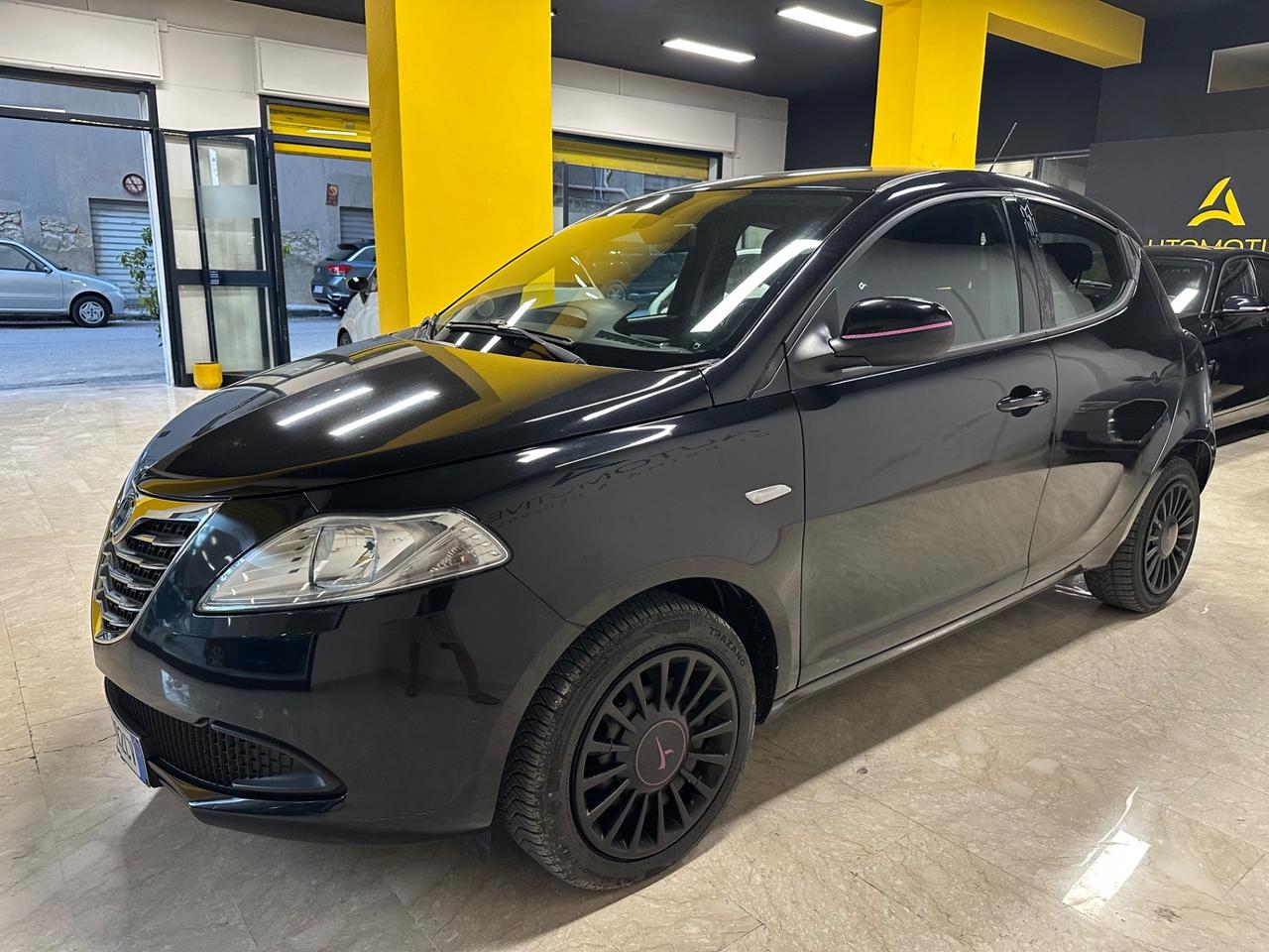 Lancia Ypsilon 1.2 69 CV 5 porte Gold
