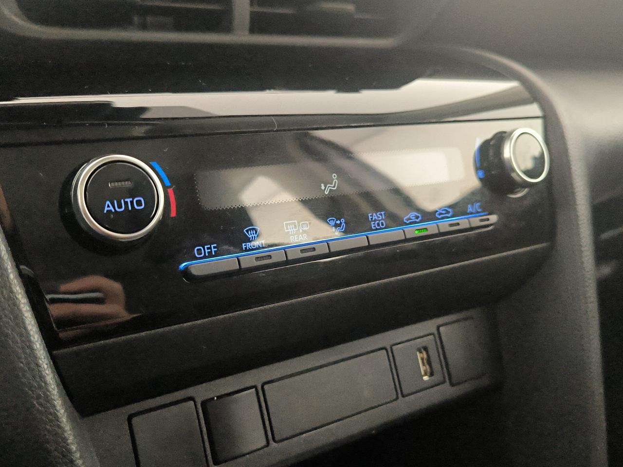 Toyota yaris cross 1.5h active fwd 116cv e-cvt