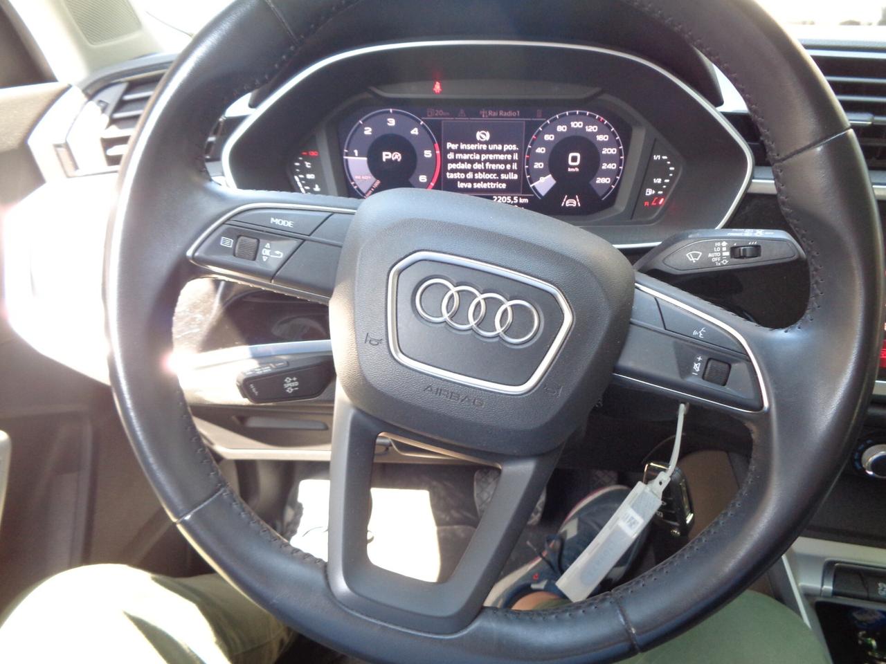 Audi Q3 35 TDI S tronic Business