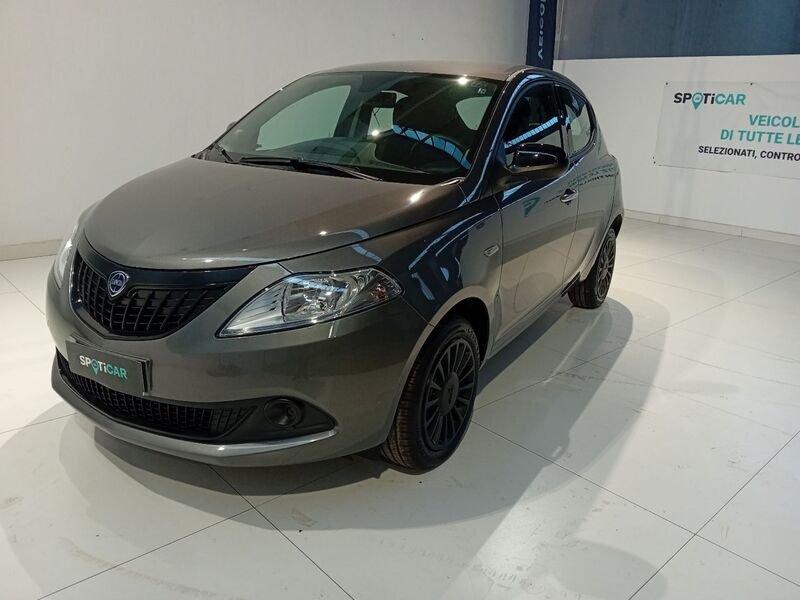 Lancia Ypsilon 1.0 FireFly 5 porte S&S Hybrid Silver