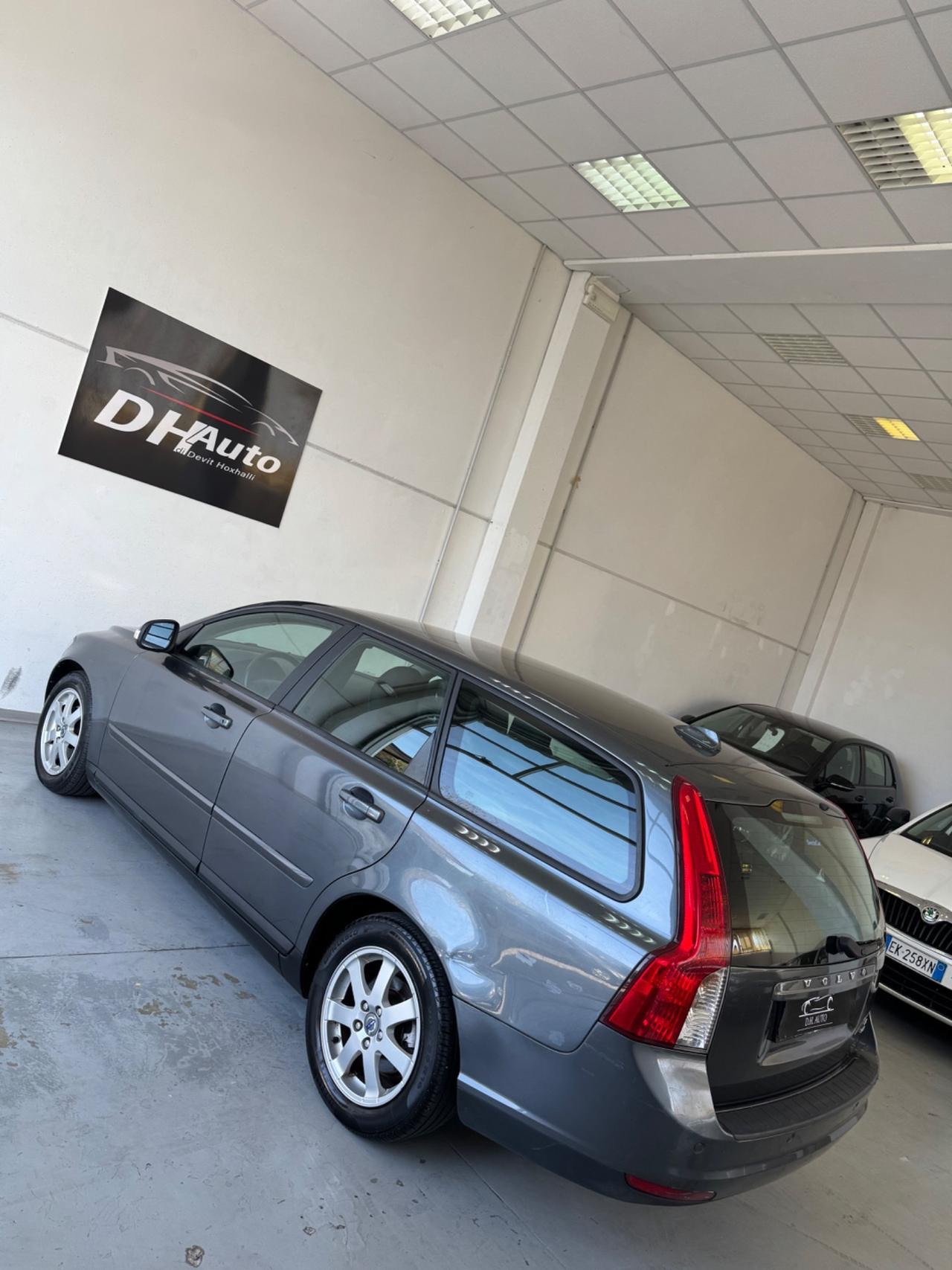 Volvo V50 D2 R-design