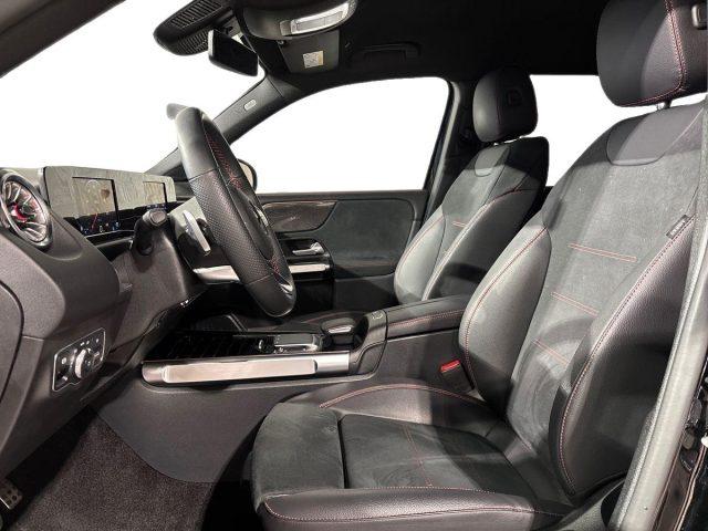 MERCEDES-BENZ GLB 180 d Automatic Premium