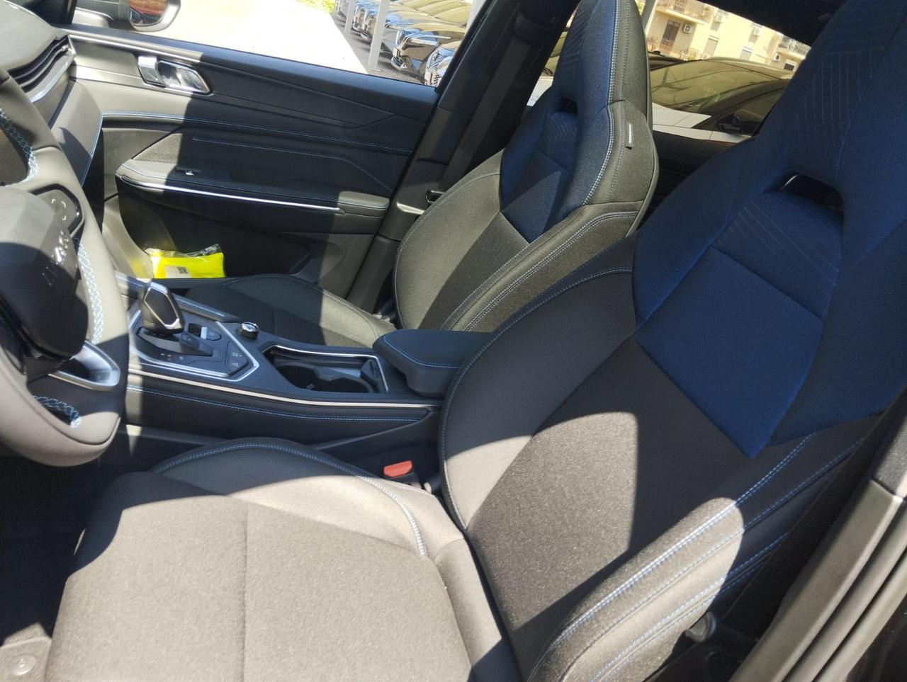 Lynk & Co 01 - 01 1.5 td phev auto