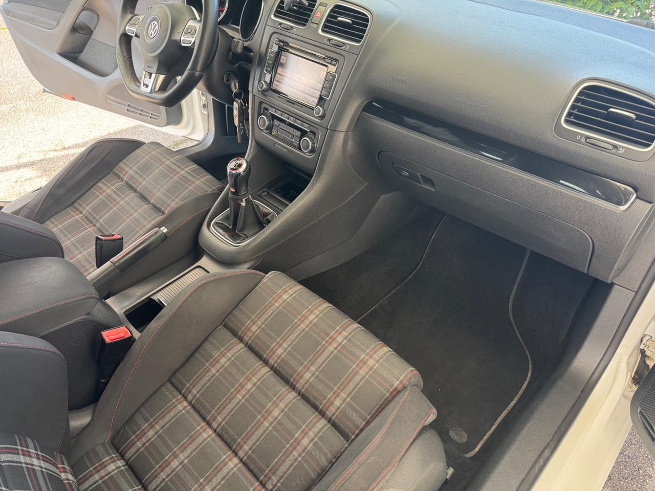 Volkswagen Golf GTI 2.0 TSI 5p.