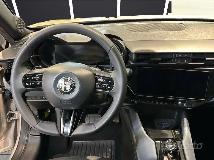 Alfa Romeo Junior 1.2 136 cv HYBRID eDCT SPECIALE