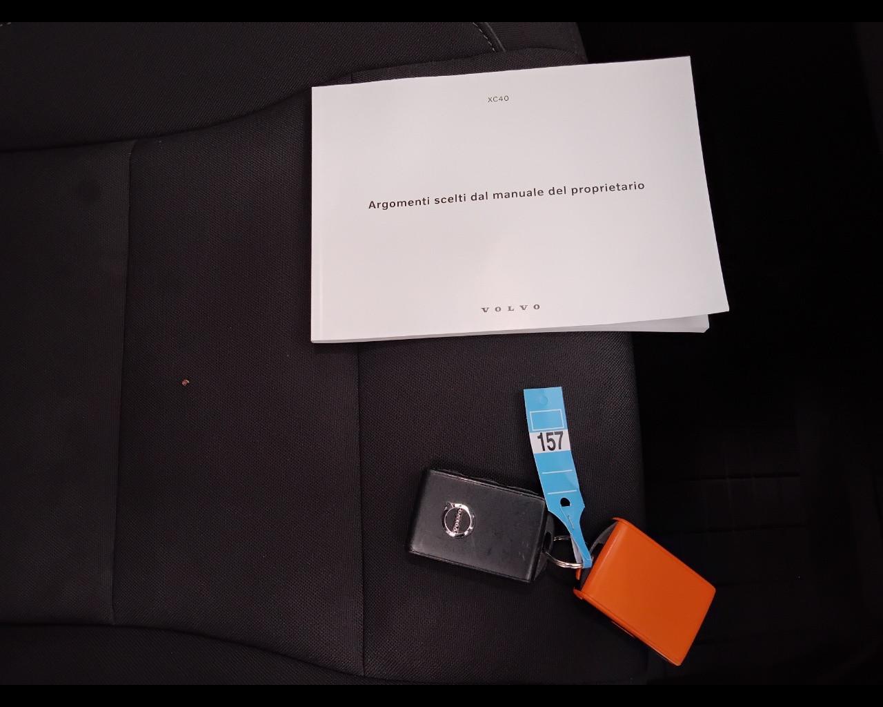 VOLVO XC40 - XC40 1.5 t2 Momentum Core my21