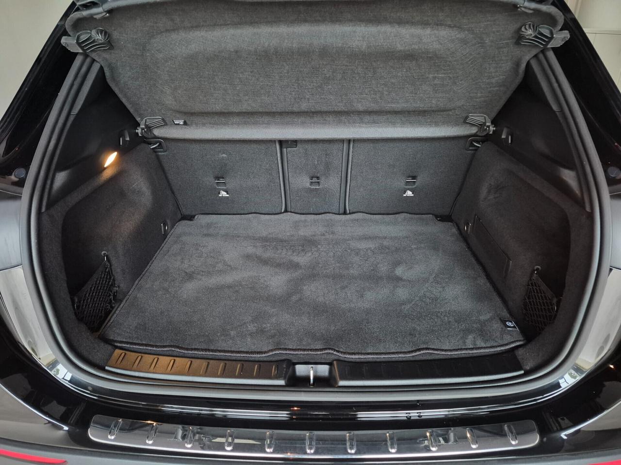 Mercedes-benz GLA 200 d AMG Line 8G-DCT LUCI AMBIENTE KEYLESS LED NAVI