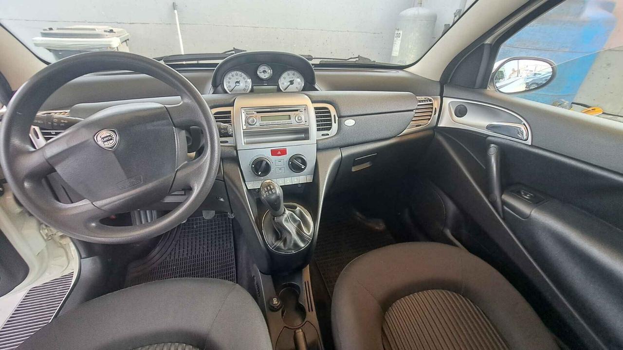 Lancia Ypsilon 1.3 Multijet 75 CV