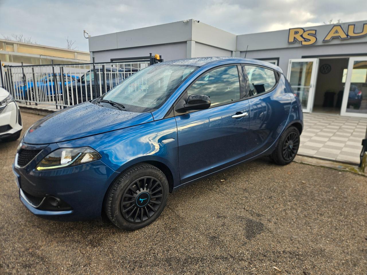 Lancia Ypsilon 1.0 FireFly 5 porte S&S Hybrid Ecochic Gold
