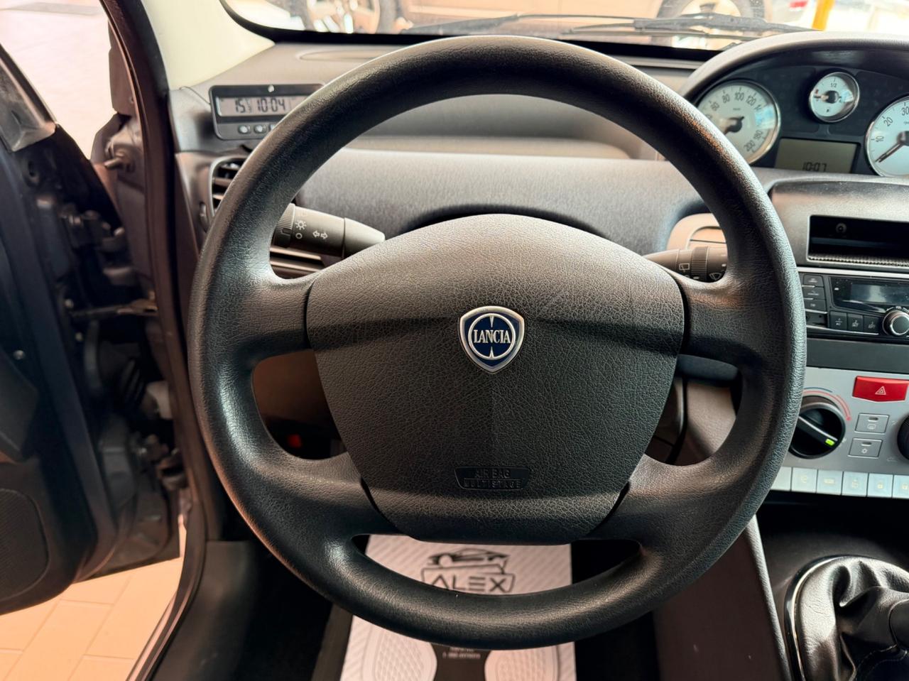 Lancia Ypsilon 1.3Mjt 75cv Neopatentati