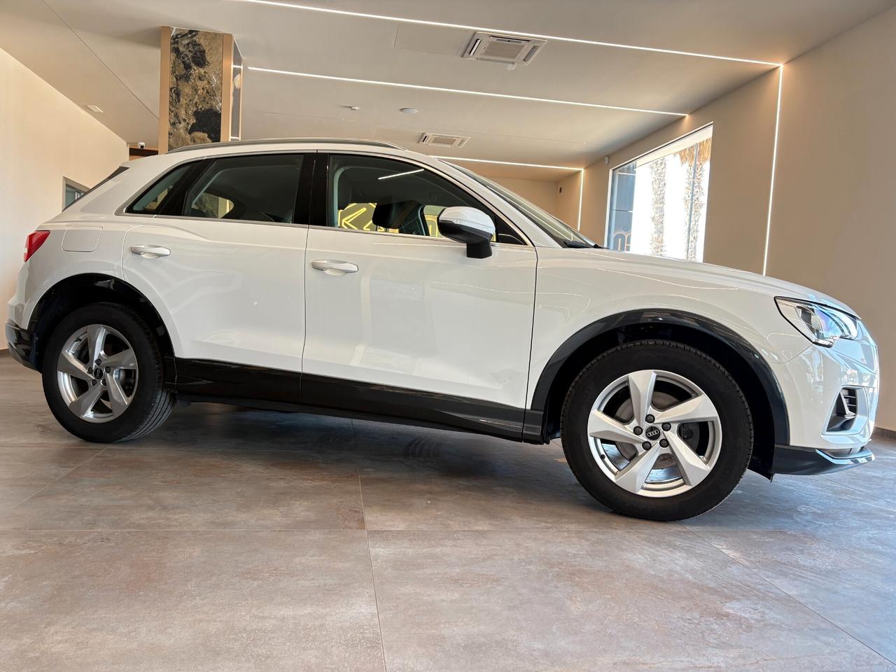 Audi Q3 35 TDI quattro S tronic Business
