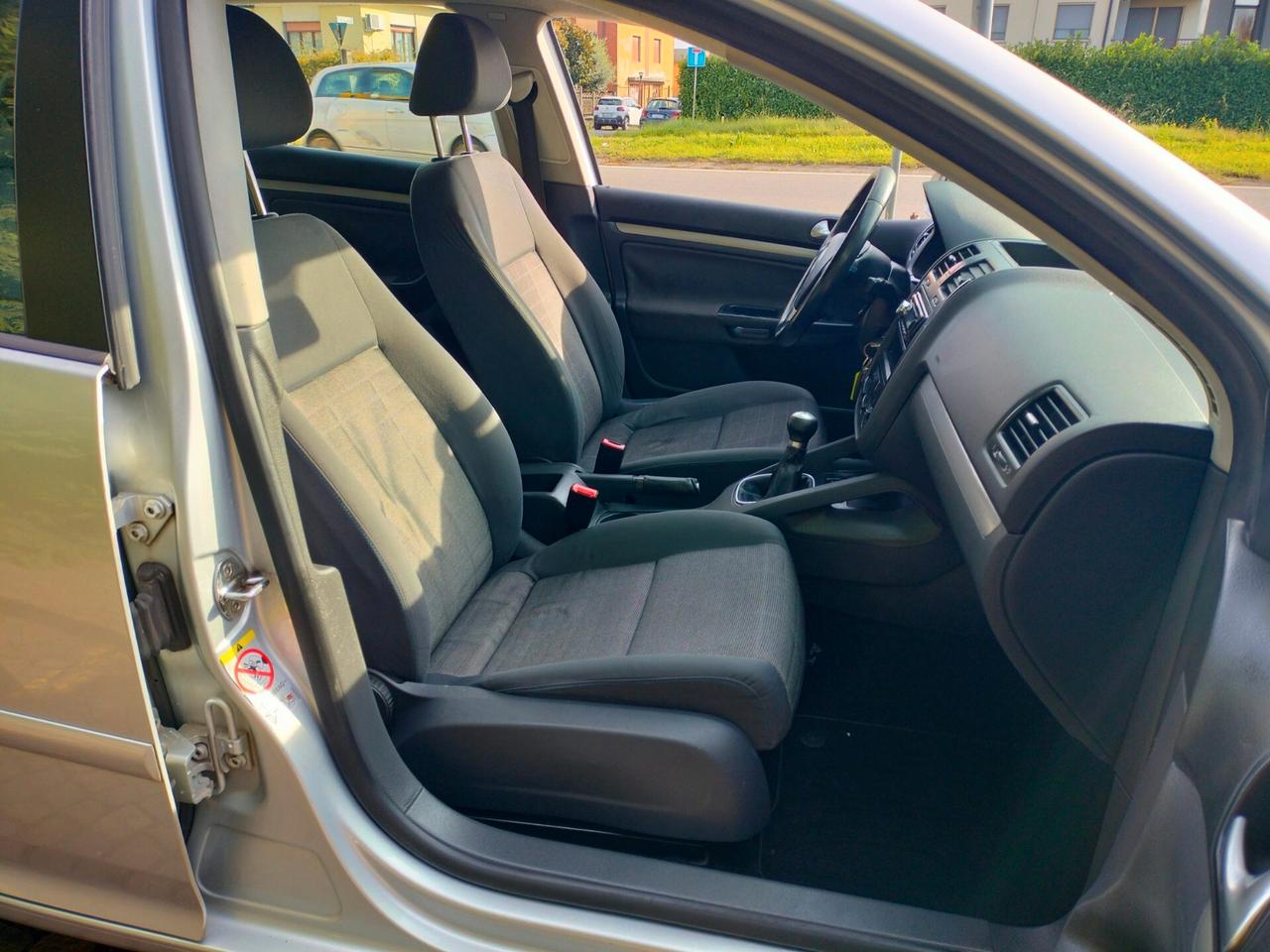 Volkswagen Golf 1.6 16V FSI 5p. Comfortline