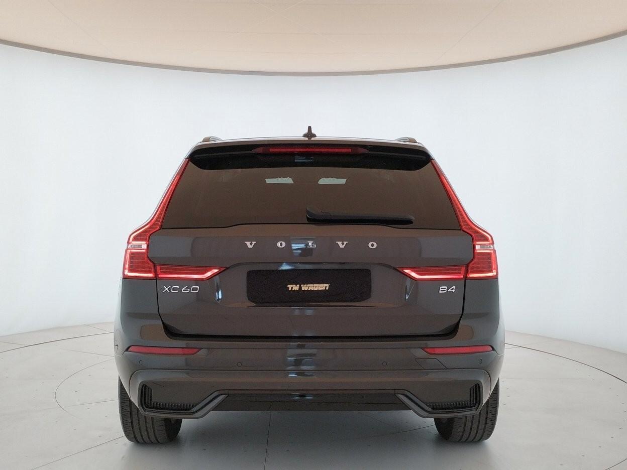 VOLVO XC60 2.0 b4 Plus Dark awd auto