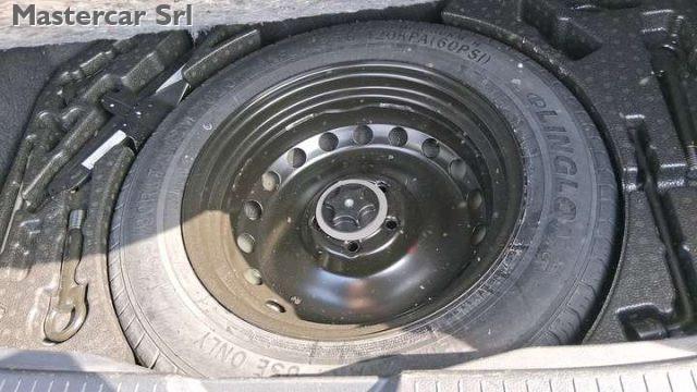 NISSAN Qashqai Qashqai III 1.3 mhev Business 140cv tg : GJ546YJ