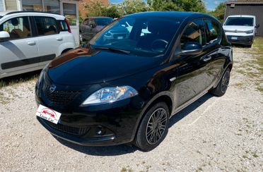 Lancia Ypsilon 1.0 Hybrid Ok Neop.