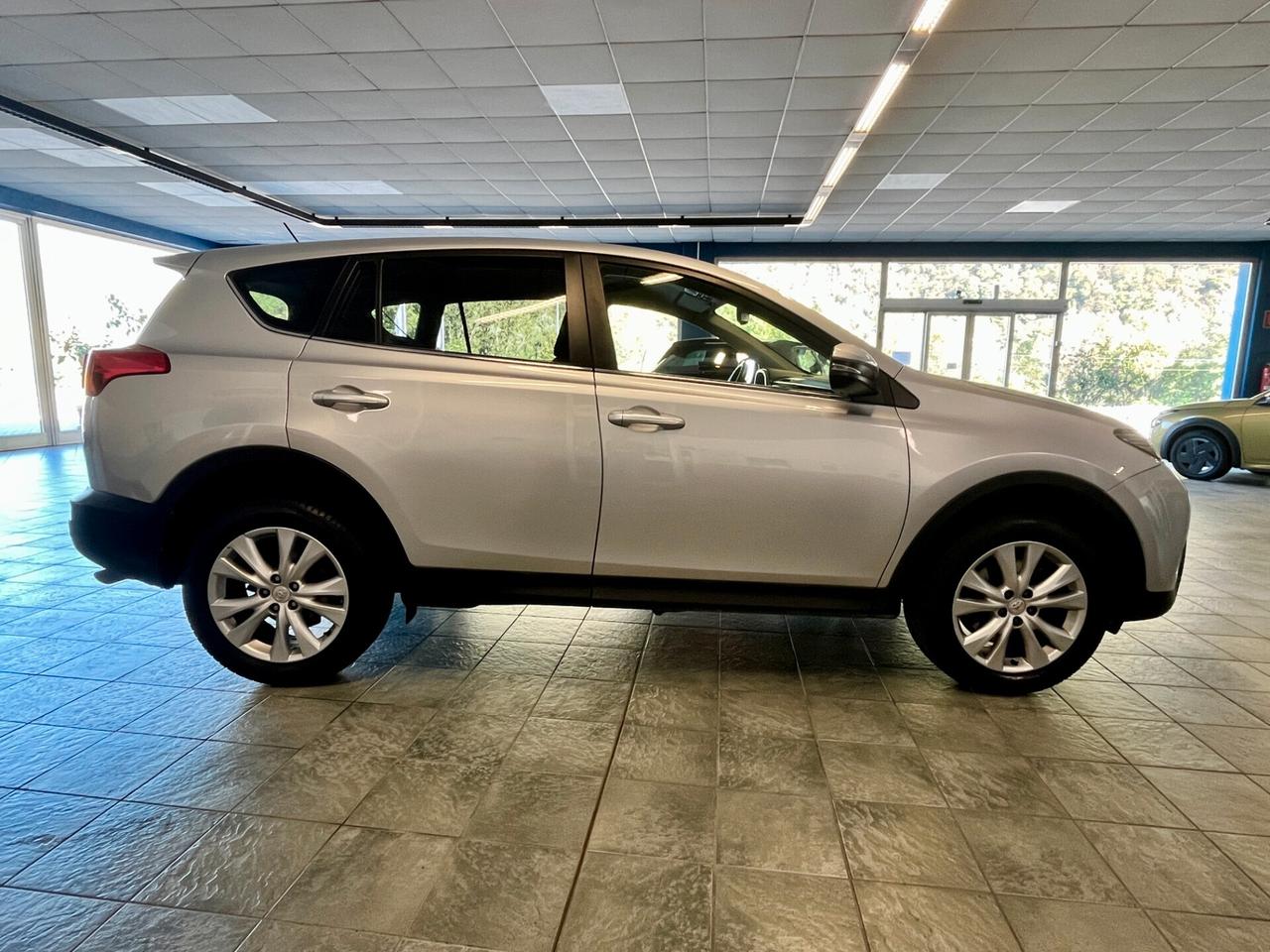 Toyota RAV 4 RAV4 2.2 D-CAT 4X4 CAMBIO AUTOMATICO Lounge