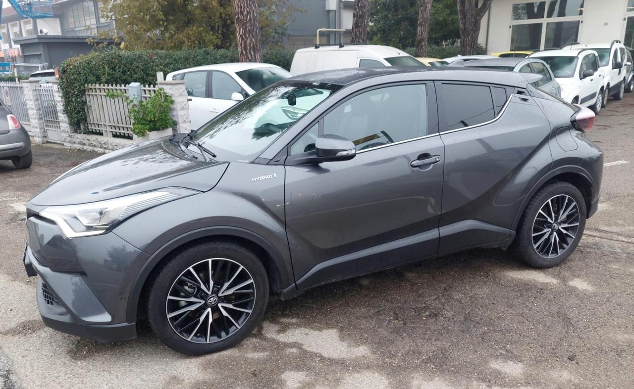 TOYOTA C-HR 1.8 HYBRID