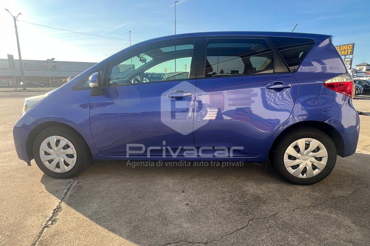 TOYOTA Verso-S 1.3 MT