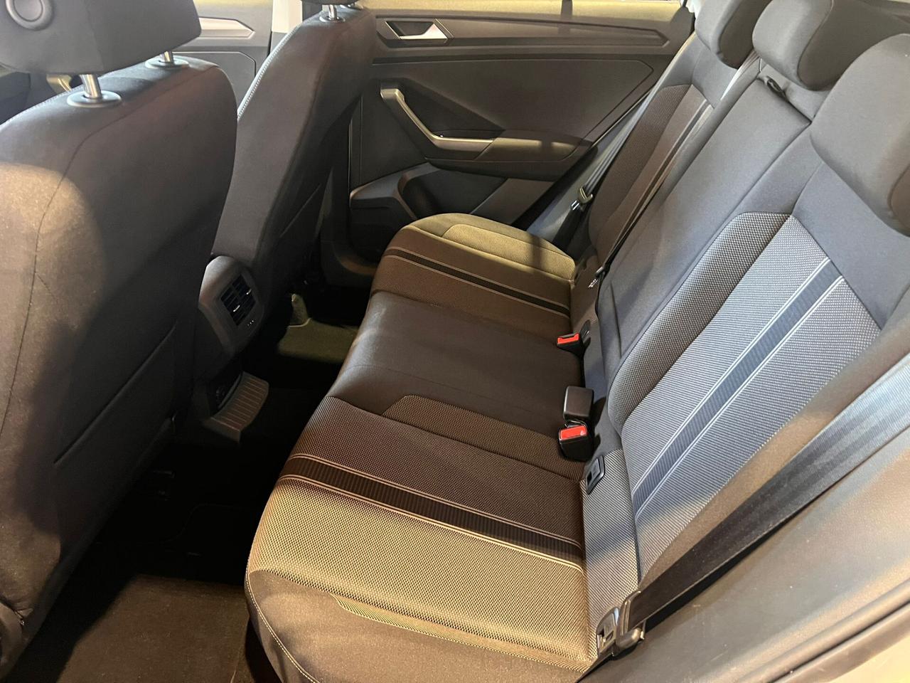 Volkswagen T-Roc 1.6 TDI SCR Business Technology 2020