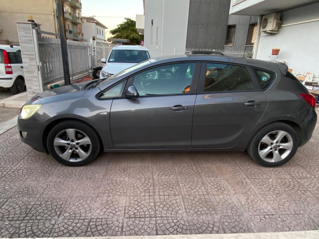 Opel Astra 1.7 CDTI 110CV 5 porte Cosmo